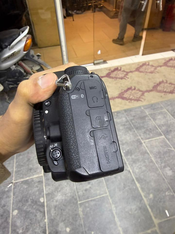 نيكون D780 الغنيه عن التعريف 
شتر معابر 60 الف نضيفه جداً مع وصل الشراء والضمان موجود 
متواجد واتساب للاستفسار #***********
