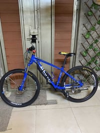 🚲 للبيع: بايسكل جبلي جاينت (GIANT) أصلي - بحالة ممتازة🟦  جبلي (Mountai...