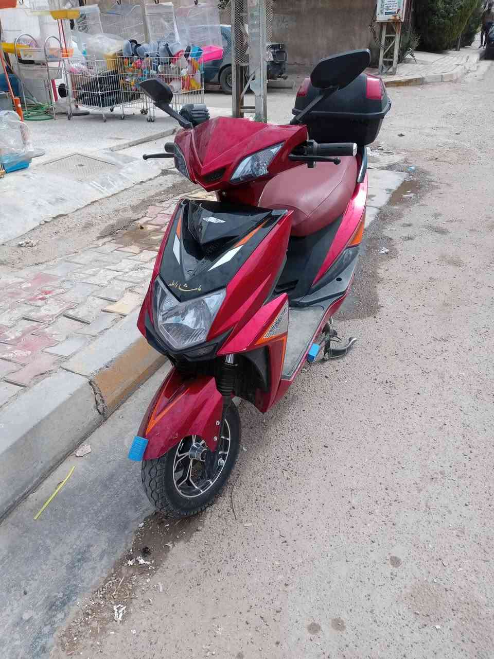 دراجه نوع سكنس من شركه MTR خفاش 2024
مواصفات
6باتري 
نضام رجوع للخلف 
لايت زنون عالي ناصي 
صندوق اضافي 
السرعه القصوى 55 km
تقطع مسافه 40k
نضام ABS مانع انزلاق
هورن طاط 
3 سرع 
كشاف ضباب امامي 
ماشيه 3000كيلو 
السعر 800 وبيها مجال 
رقم هاتف ***********
