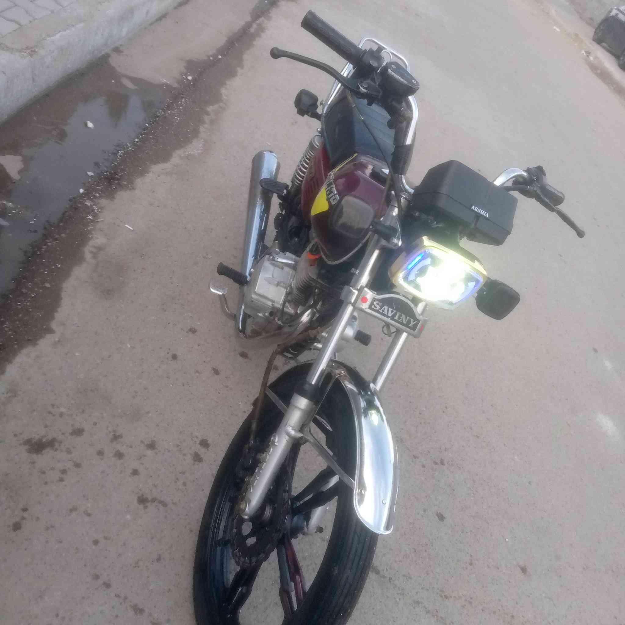 سيفان موديل 23 
مكينة ناعمه نظيفة شلعه معدل 
كهربائيات كلها شغاله نكره سلف
بغداد الحسينيه الراشديه ***********
450 بيه مجال
