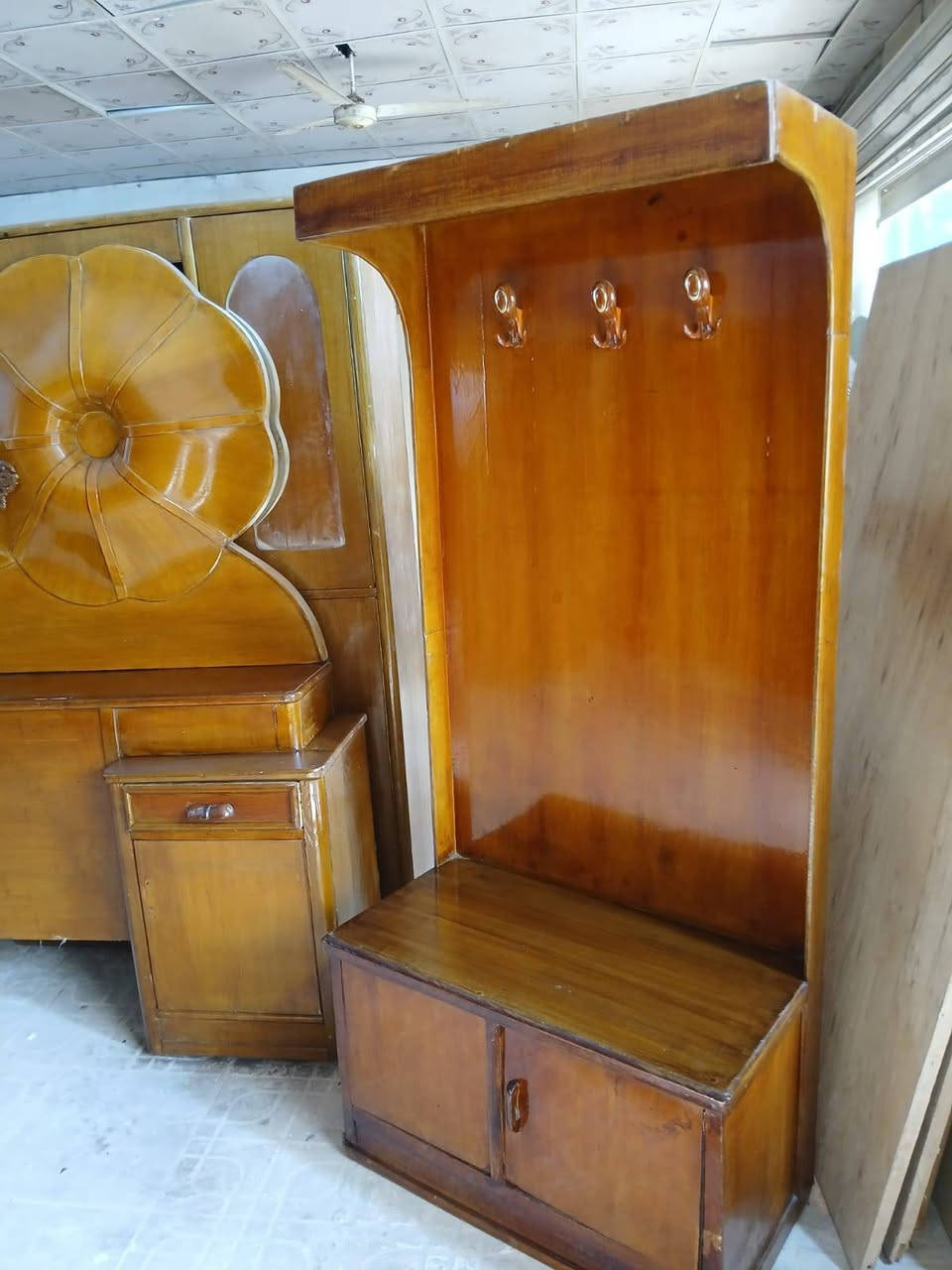 يالله 
غرفة نوم 6باب صاج تسكام  
درجه اولئ 
الضهر جرجوبه براغي  
كامله من كلشي 

السعر 450

العنوان  
حلة ناحية ابو غرق  شارع الامام  
قرب  جامع وحسينية الياسري 
***********
