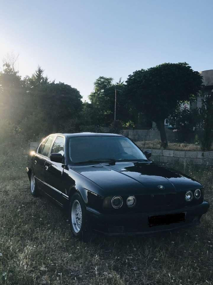 BMW
29$گەلاو مەعامەلە
چرکەو 100 دۆلار بشکێنە 
ماشااللە لۆل لۆک ماوەتەوە سەیارەکە پێویست بە وسف ناکا
بـیئێم  1993 ی 525i تـۆماتیڪ 
پێش و دوا ڪەپس نوڪە دەرزی نیە
کامل زینۆن لایت ئەڵقە و ئیشارەت
دوو جام کارەبا 
گەرم مەزبوت 
دەبڵ ئێرباگ
کامل عەشیای تەبریتی پێوەیە
بۆیاخ جوان و پۆڵیش کراو 
موس و بڕاوە بەشەرت 
ویل و تایە موشەبەک لۆک تازە بەستراوە
دوگمەی s و بەفر مەزبووت  
ئۆڤەری قاچ مەزبووت 
موکەبـەرەو کارەبای مەزووبوت
گێڕ و مەکینە بەشەرت 
ئەگەر موشتەری نی عەزێتی خۆت و منیش مەدە
29$گەلاو مەعامەلە
شوێن شارەزوور 
ژ.م ***********
