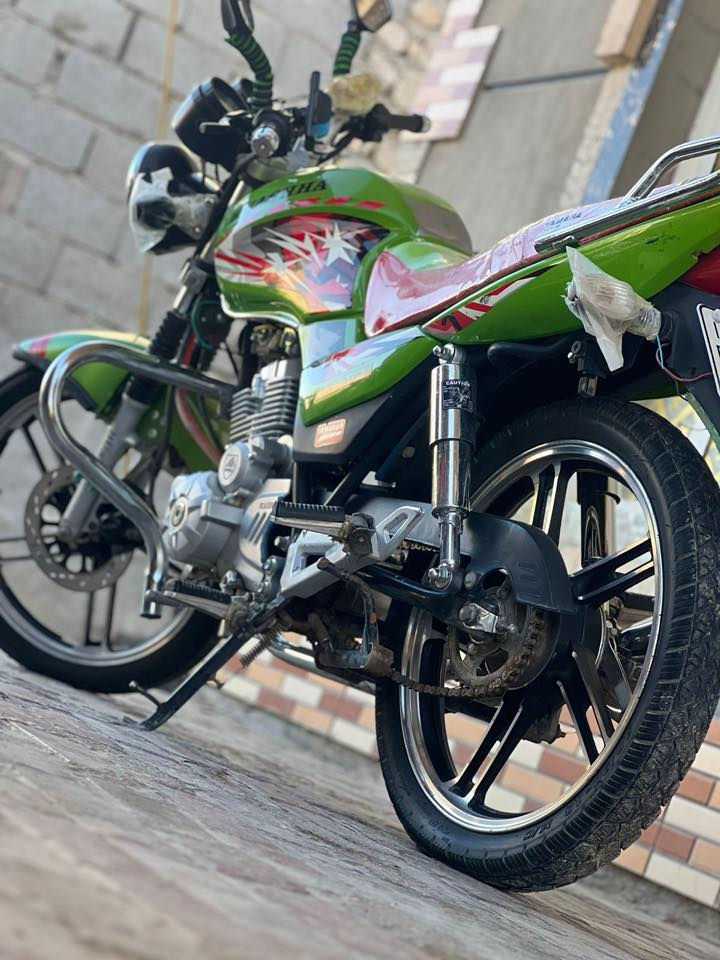 هيوشه 21 نشاطه فوول مسجل وكامل محركه بعده بلادي كفاله عامه دراجه كلش حلوه ونضيفه بيع ويرهم مرواس بوكسر او ……سياره مسجله وانطي فرق تواصل واتس ***********
