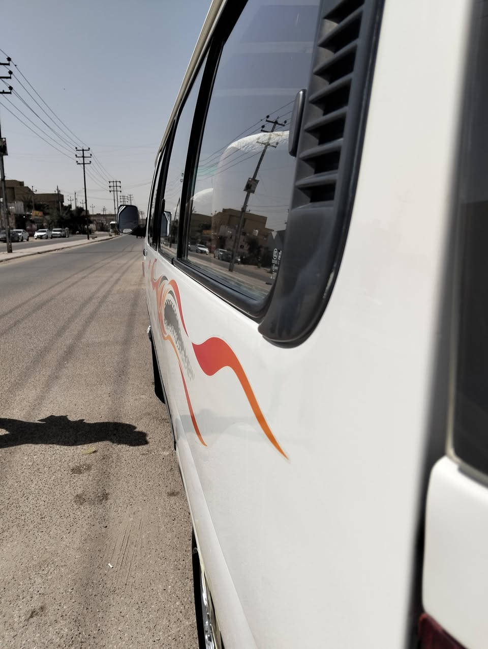 السلام عليكم موصليه فتون مكفوله كفاله عامه عدا الربع جوه قبق البانزين مصبوغ جماليه فقط مكفوله كفاله عامه السيارة موديل 2014 موصليه سنويه عضم عاج مصفره هيئه ومرور وخط وبحث شرط  السياره جاهزة مكينه وكير واكسن شرط وحداديه وتخم تاير جديد باتري جديد عينه وصينيه توني شادهن السيارة على نظام الشركه مكاني ناصريه مركز 
***********
***********
