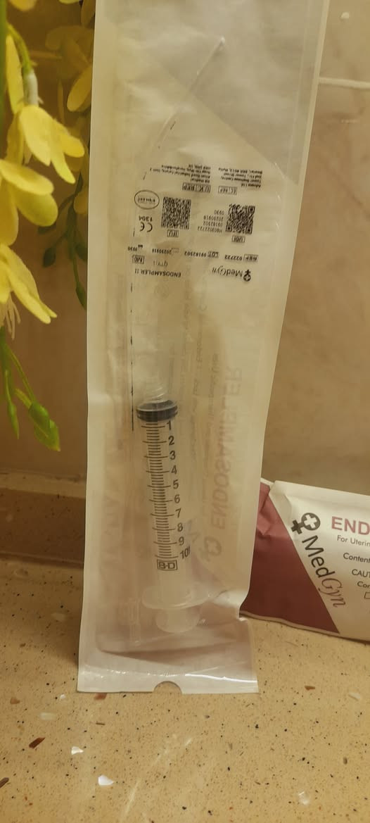 وصلنا اندوسبلر MedGyn Endosampler (الأمريكي الأصلي) لأخذ العينات بكل دقة وأمان من بطانه الرحم :✅ أنبوب مرن ورفيع (3 ملم): يدخل بسلاسة وبدون ألم أو إزعاج للمريضة.✅ سرنجة بقفل ذكي (10cc): تضمن شفط مستمر وممتاز لجمع النسيج من أول مرة.✅ تعقيم 100%: استخدام لمرة واحدة (Single Use) لضمان أعلى مستويات الأمان.📦 الكميات متوفرة وجاهزة للتجهيز الفوري مع خدمة التوصيل لكل المحافظات.📥 للحجز والاستفسار عن السعر: راسلنا على واتساب ***********
