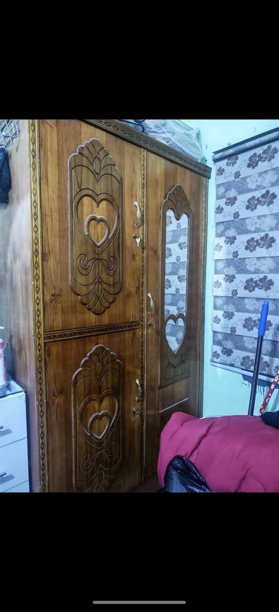 كناتير نظيفة سعرهن 300 الف البصرة
رقم الهاتف ***********
