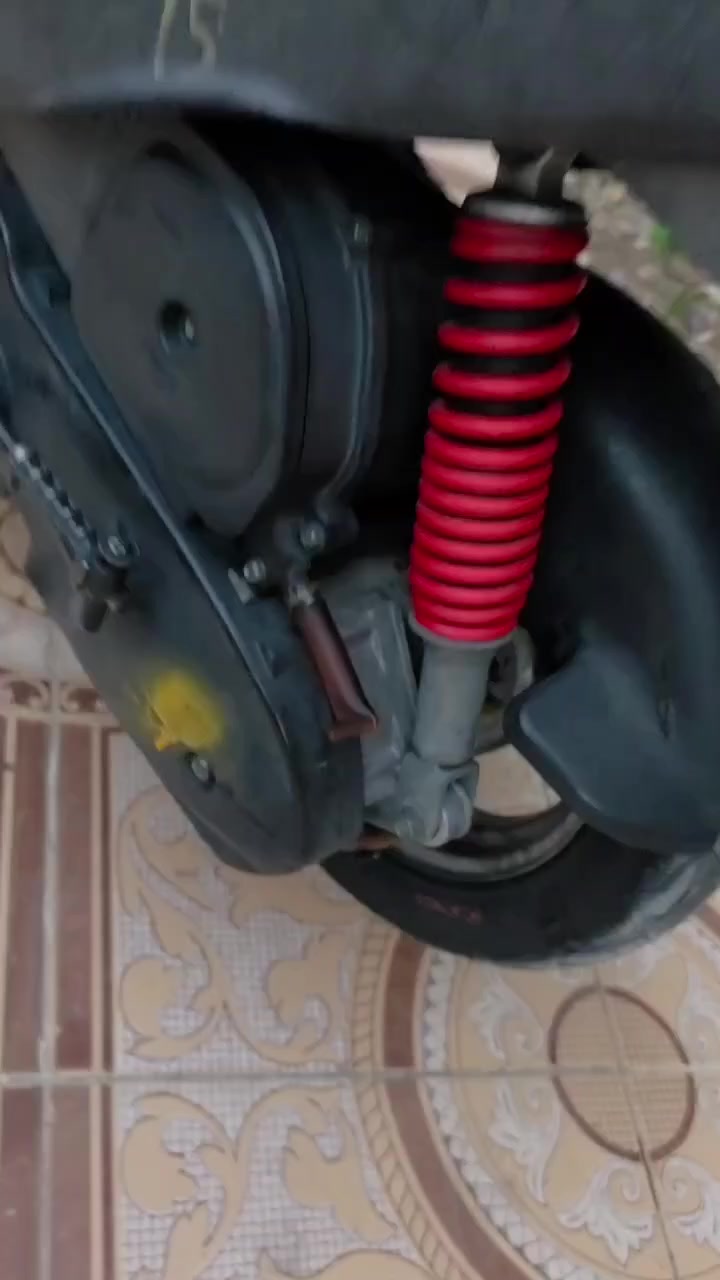 سلام عليكم دراجه للبيع رمبه صارله شهرين من طالعه دراجه كلشي شغال بيه وبرغي ما مفتوح دراجه شوفت عينك مكاني بصره قضاء شط العرب ***********
