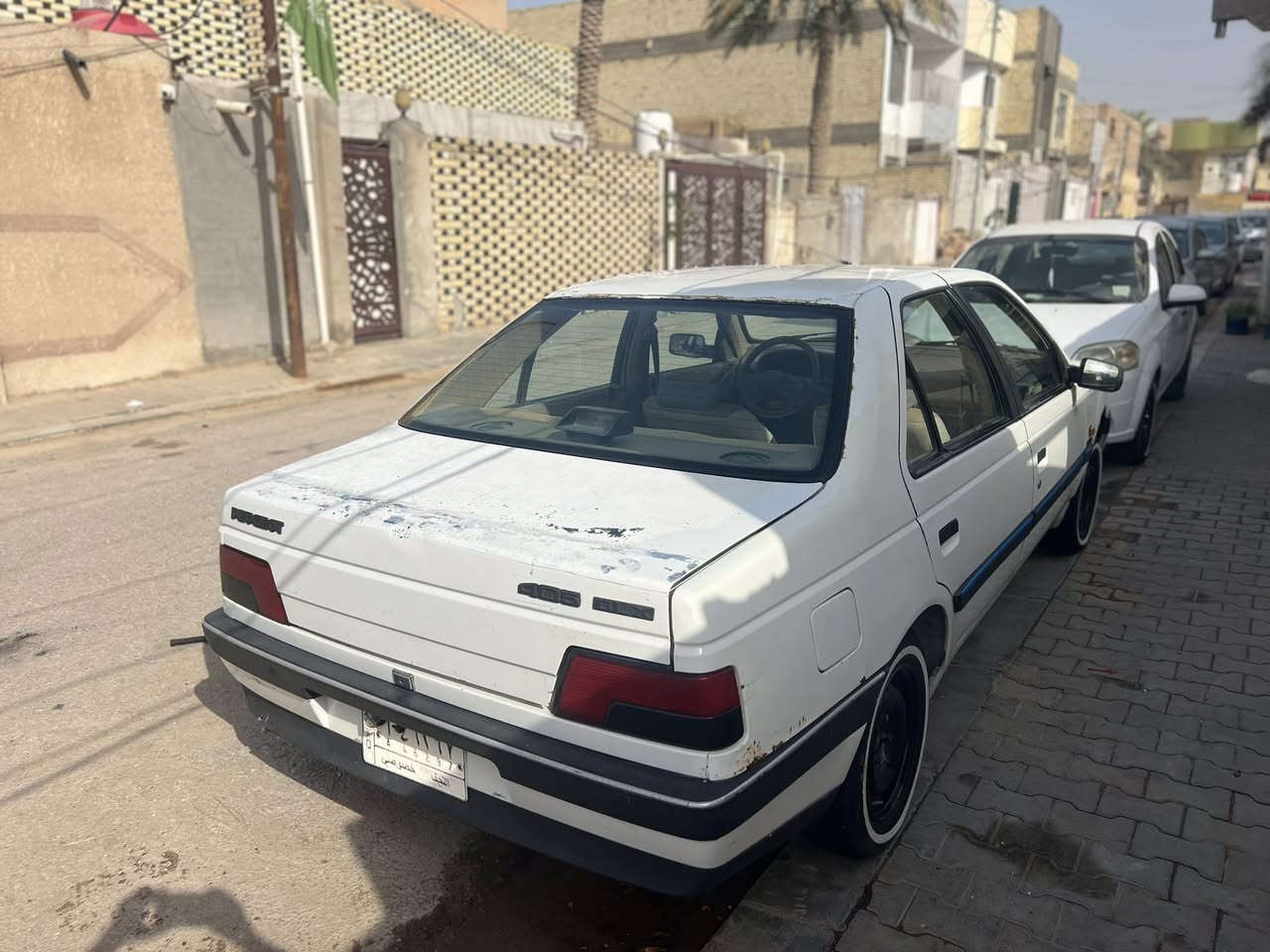 بيجو 405 2010سياره مال جناي دوشمه جديده تخم تاير جديد حداديه جديده تبريد ثلج مشط ستيرن برازيلي السياره بسمنه سنتر لوك مع الجنطه ***********
