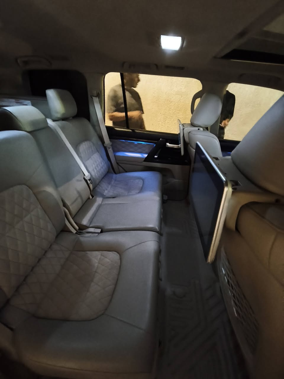 لاندكروزر موديل 2020 GXR
كراند تورنك 
محرك V8 4,600
باب صندوق كهرباء 
ماوسين 
كشنين كهرباء 
مرايات كهرباء 
فتحه 
وإلى آخره 
ماشيه 154 
سياره بيه شبر بارد جاملق الامامي فقط 
و5 رصعات حصو مال شارع 
والباقي كفاله 
حداديه محرك كير كله جديد  
والسيارة كفاله 
عنوان سياره البصره 
رقم سياره بغداد تحويل ثاني يوم 
***********
