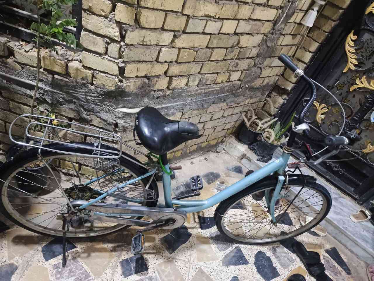 بيسكل بناتي للبيع موديل١٢سعره55قفل للشراي ***********
