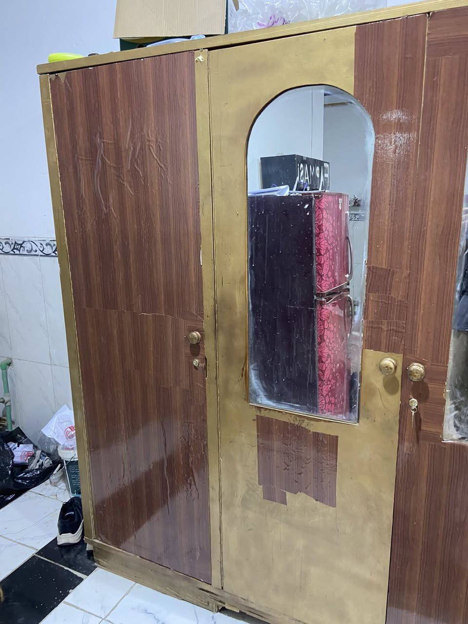 سلام عليكم كنتور 6 بيبان كدام عينك  ابيعة ع وضعة خلي سعر وتدلل


**إذا كنت صاحب هذا الإعلان وتريد حذفه لأي سبب، رجاءا أرسل رسالة إلى الدعم الفني**