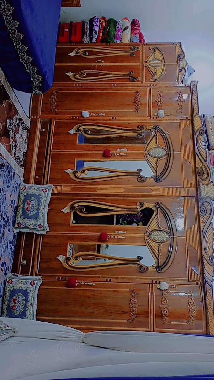 السلام عليكم غرفه نوم للبيع نضيفه  حيل 
للستفسار اتصل 
***********
