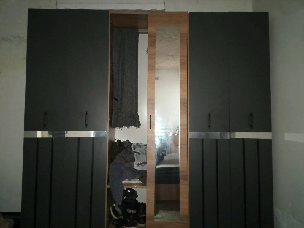 تاخم نوم زۆر نوێیە تازە کڕاوە 7وەرەقەی پێ دراوە تەنها دەرگایەکی کەنتورەکەی شکاوە ڕەیفرۆشینەوە بە 250 هەزار (کەرکوک) أربيل, العراق


**إذا كنت صاحب هذا الإعلان وتريد حذفه لأي سبب، رجاءا أرسل رسالة إلى الدعم الفني**