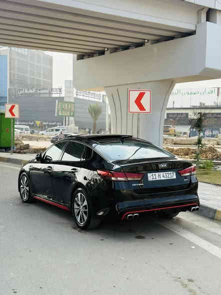 كيا أوبتيما 2016 SXL تيربو 🚀 فول مواصفات
المحرك:
 • 2000 تيربو
 • دبل كزوز
 • 3 طكات بانوراما

الكاميرات والحساسات:
 • 5 رادارات (أمامي + خلفي بالدعاميات)
 • 5 كاميرات شاملة
 • كاميرات جانبية بالمرايات
 • كاميرا خلفية
 • كاميرا علوية بالقمارة
 • 4 كاميرات 360°
 • حساسات أمامية + خلفية
 • بصمة حساسات خلفية
 • نقطة عمياء

 • تبريد قطعتين منفصل
 • كشنات جلد
 • داخلية قرميدي
 • كشنات كهرباء + تبريد + تدفئة + مساج
 • كشنات خزن (ميموري) 3 وضعيات
 • أوتو هولد
 • 3 وضعيات قيادة
 • بردات خلفية
 • دخول ذكي
 • بصمة أبواب
 • مرايات كهرباء شفط
 • جنطة ذكية تنفتح عن بُعد
 • الجام ذكي حساس للطوارئ (إذا شي قدام ينزل تلقائي)

الصوت والإضاءة:
 • سماعات Harman Kardon عدد 10 + 2 دمام أمامي وخلفي
 • لايت LED Dynamic دوّار مع الستيرن

الإطارات:
 • ويل 19 بلادي كروم

السلامة:
 • تحديد مسار
 • توقف تلقائي
 • مثبت سرعة ذكي مع رادار
 • شاشة أعطال
 • حساس ماء الزجاج

المسافة المقطوعة: 80,000 كم

⸻

الحالة:
 • صبغ: جاملغ + بنيد + جاملغ ثاني فقط رش
 • بدون دواخل
 • شواصي ولغود سليمة 100%

⸻

السعر: 120$ – وبيهه مجال بسيط

📞 ***********
📍 الموقع: الدورة
