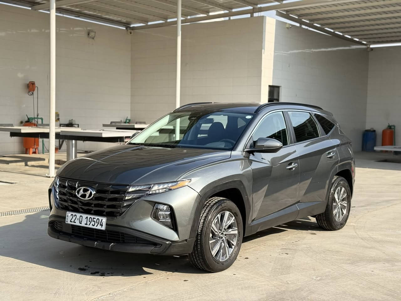 السلام عليكم 🙋🏻‍♂️🌹
للبيع هونداي توسان موديل 2023 هايبرد بانزين لون مميز زيتوني وارد أمريكي ضررها كما موضح بالصور تبديل جاملغ الأيسر وصبغ ربع بنيد فقط بيها ايرباك ستيرن فقط وراجع سستم بلادي السياره دخول وترقيم جديد هزه جديده رقم أربيل تحويل ثاني يوم سياره جديده بمعنى الكلمه وجاهزه ماشيه 53 مشي أمريكا ترايها زيرو كير محرك صدر تبريد مكفولات بوضع الشركه 

مواصفات 🚘🤍

شاشه كبيره لمس كامره دواره 

بصمه تشغيل بصمه ابواب 

تشغيل عن بعد 

سايد بريك بصمه اوتو هولد 

كير بصمه لمس 

كشنات تدفئه كشن كهربائي 

صندوق بصمه 

اشاير بالمري 

تبريد قطعتين

رادارات بالمري جانبي خلفي 

مسار خطي سياقه ذاتيه توقف ذاتي عند الاقتراب 

فول تحكم استيرن أربع جهات بلوتوث حاكيه واي فاي 

ثلاث انظمه قياده سمارت ونورمال وسبورت sport 

نظام ECo 

داخلها لونين 

4x4

ويل كب مع تخم تاير جديد 

للاستفسار *********** علي 

علي مكاني بغداد البياع السعر 172وبيها مجال ❤️
