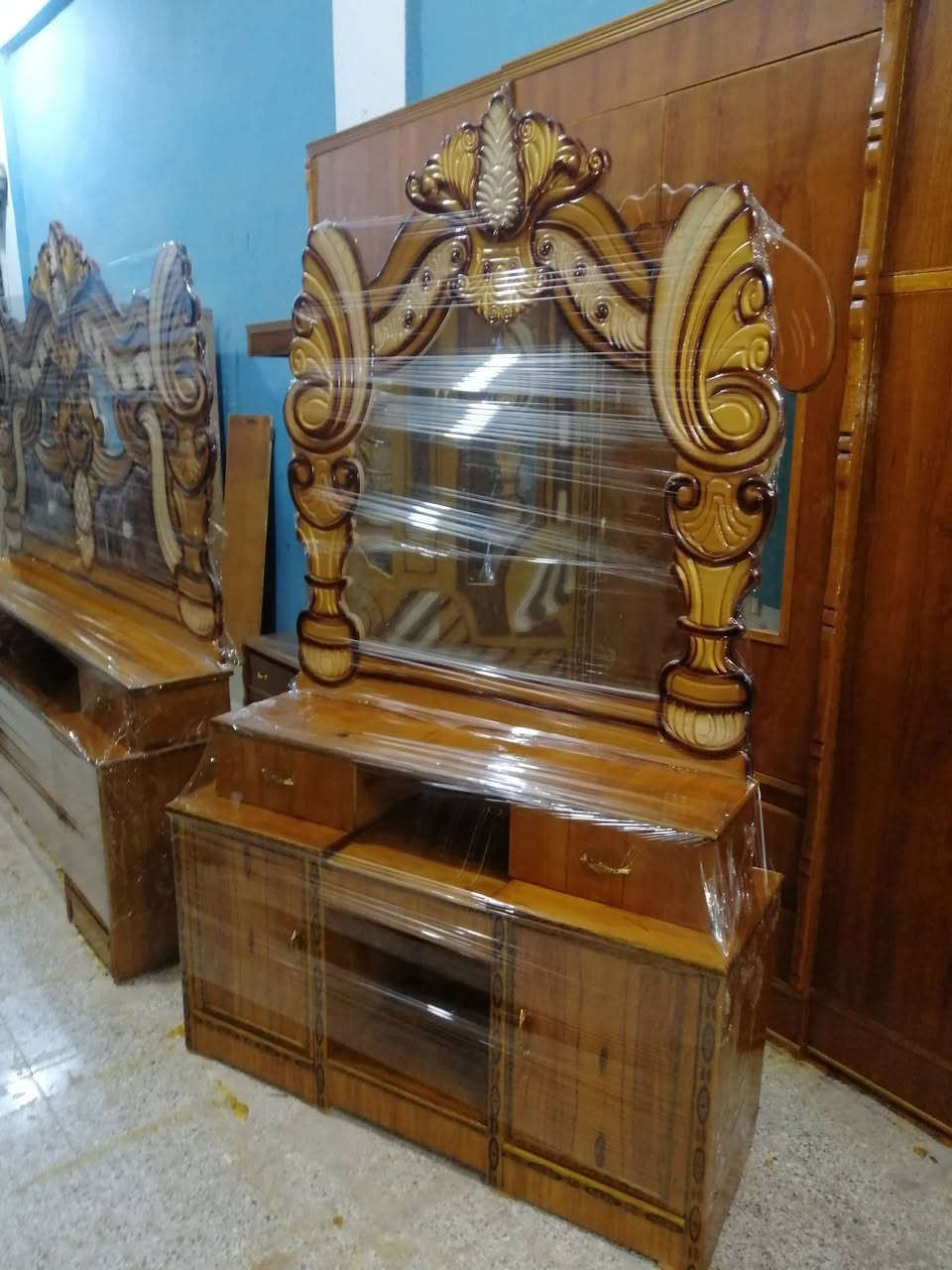 السلام عليكم غرفه للبيع ٦باب طابقين صاج ظهر جرجوبه استعمال كلش قليل فول نضافه بشرط السعر ٧٧٥ الف وبيه مجال العنوان بعقوبه كاطون الرازي شارع ابو رباح قرب مرطبات لسيد مزاد ابو كرار الغريباوي ***********
