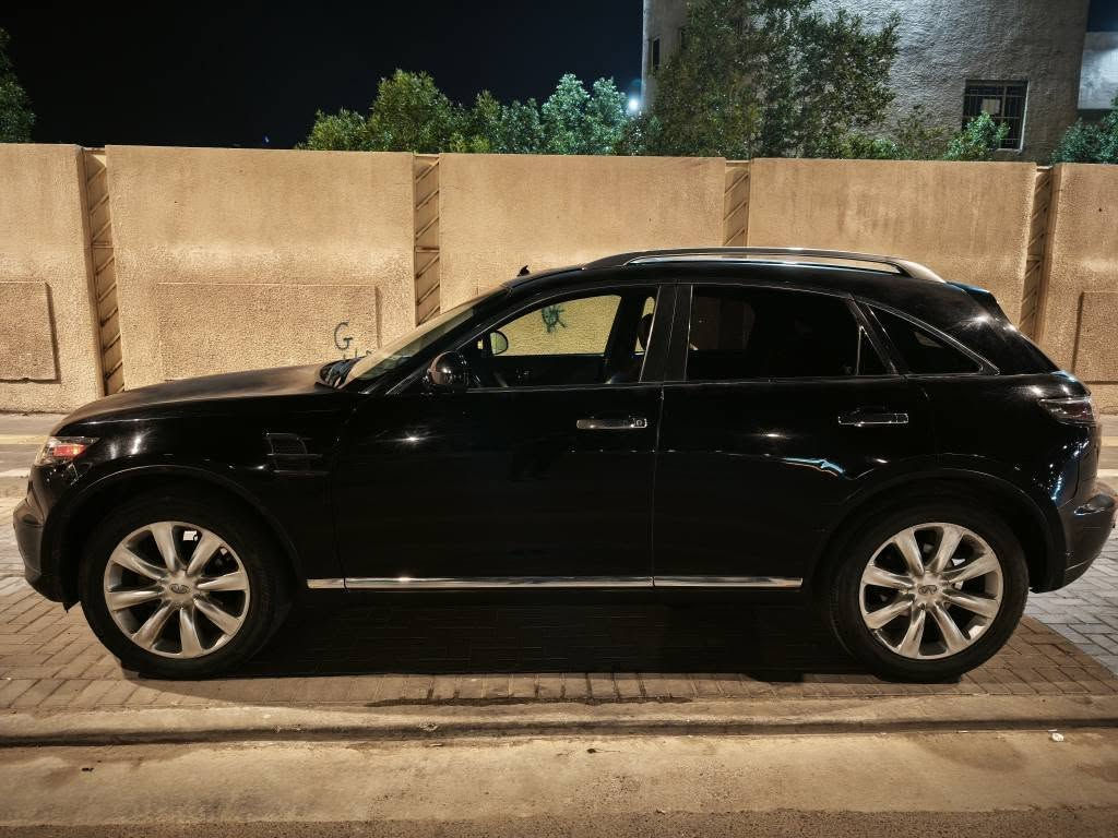 انفنتي fx35 مديل 2008 خليجي 
مبدل بيه جاملغ امامي بدون ضرر داخلي على صبغ الوكاله 
مكينه حلوة كير جديد بعده بضمان شرط الفحص
سنويه لل٢٧ وراعيه موجود 
داخليه اسود مشمشي 
كراسي كهرباء تدفئه خزن ميموري 
سنتر لوك 
صندوك شفط 
تبريد قطعتين 
حساسات امامي خلفي
فتحت سقف
كامره خلفيه
مري كهرباء 
تحكمات ستيرن 
مثبت سرعه 
حداده صدر امامي خلفي جديد
فلنجات جدد
تايرات جدد
راديتر جديد
البدي الخارجي بي ملاحظات وجراد 
بيعه مستعجل ب٨٠ وبيه مجال مكان السياره بصره
تواصل (***********) الخضير, المثنى

