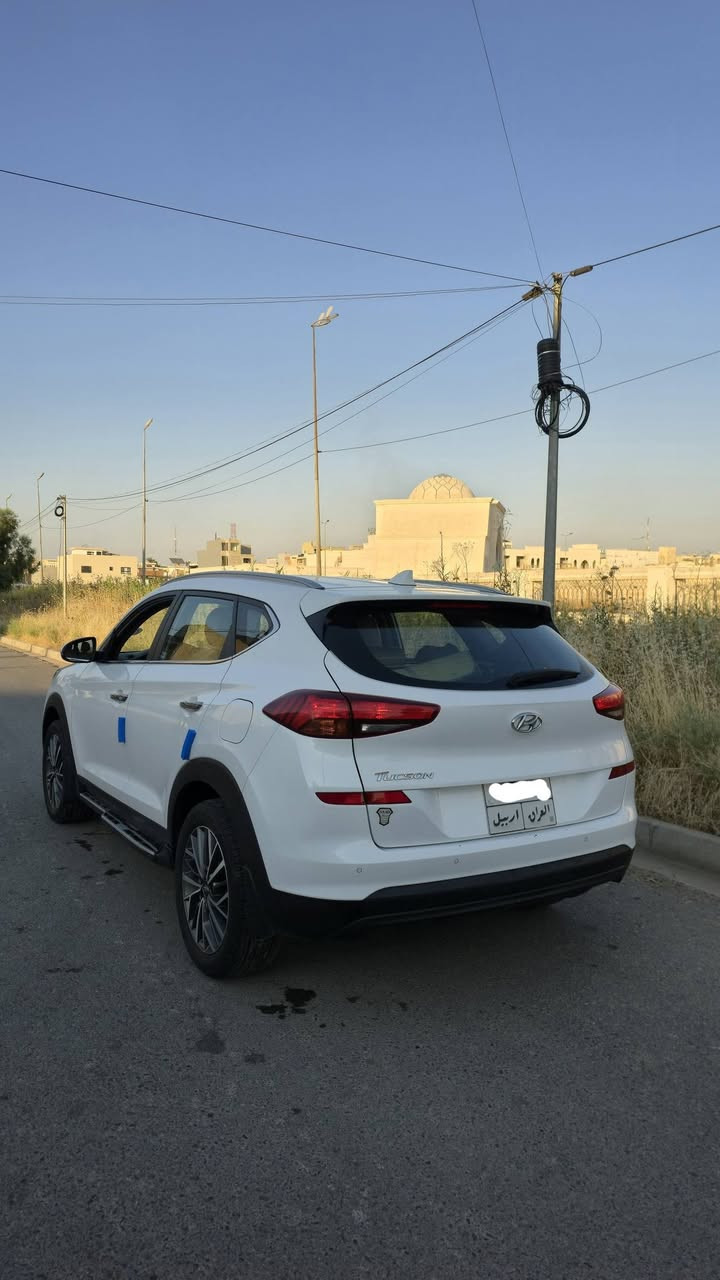 سلام عليكم 
سيارة توسان 2020 
وارد كوري محرك 2.0L
السيارة كلين 
المواصفات:
مقاعد جلد 
التشغيل عن بعد
حساسات امامي خلفي
نظام الدخول الذكي 
كامرة خلفية
بصمة
ماشيه 
33,683 Km
السعر 23000$


**إذا كنت صاحب هذا الإعلان وتريد حذفه لأي سبب، رجاءا أرسل رسالة إلى الدعم الفني**