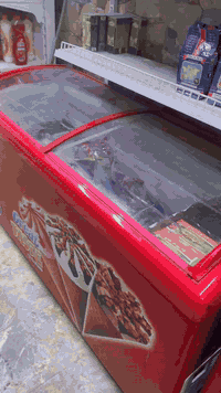 عارضات عمودية عدد5 وعارضة طرحية عدد1 السعر مليونين وميتين  العنون شارع...