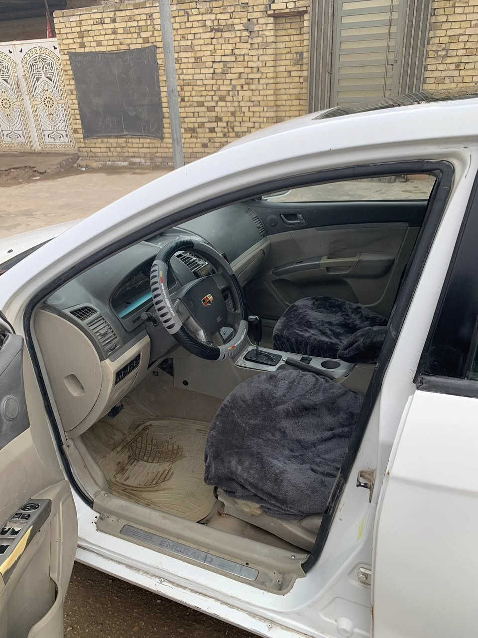 السلام عليكم    
ام گراند2013رقم واسط سنوية ل27 هزة جديدة تحويل مباشر بدون ضربة فقط لگاط خياسات في داير الجاملغات محرك وكير كورلا نضيف تبريد شغال فتحة شغالة سيارة جاهزة  
سعر البيع  43 ورقة   
اتصال ***********
