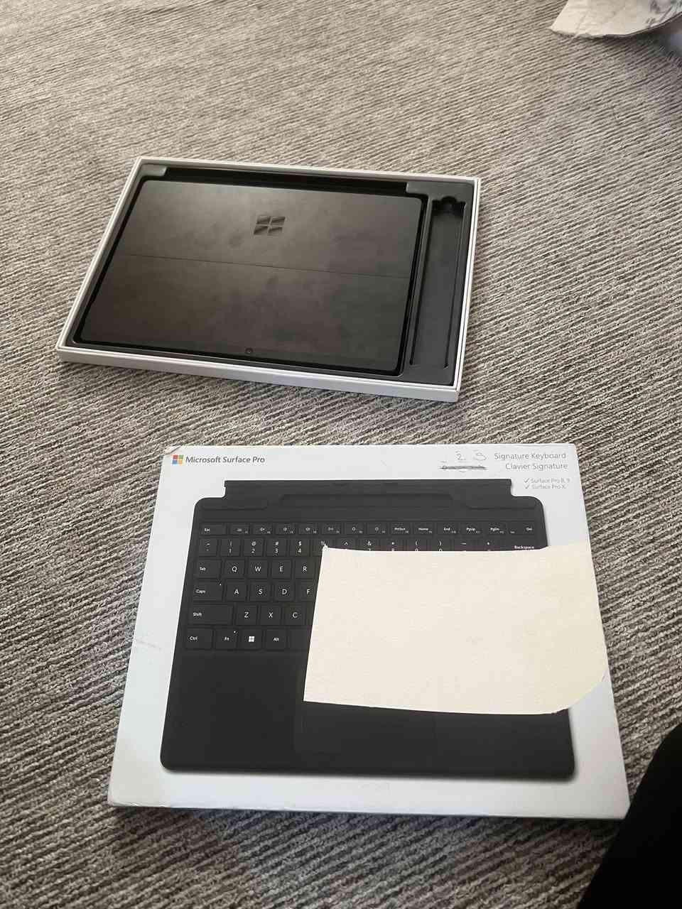 السلام عليكم 
بيع فقط 
سيرفس برو X للبيع 
13.3 2K IPS 
Core SQ1
ram 16GB DDR4 
Hard 256 SSD
مع شاحنه اصليه و كيبورد اصلي 
مستخدم قليل 

السعر 700 الف
بيع فقط


**إذا كنت صاحب هذا الإعلان وتريد حذفه لأي سبب، رجاءا أرسل رسالة إلى الدعم الفني**