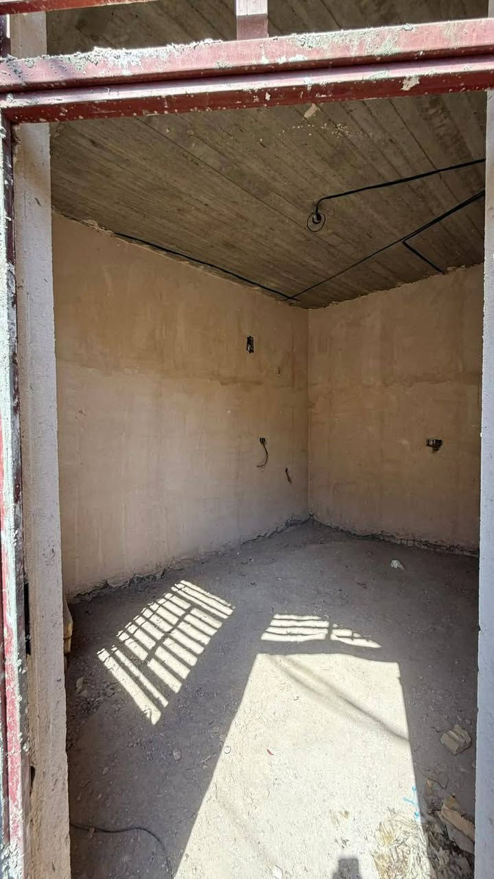 بيت معوز بيتونه ولبخ وارضيه 
 بحي ابو طالب 100م طابقين بي 3 غرف نوم اضافة للهول والاستقبال والمطبخ والصحيات
بناء درجه اولى مال جناي وايس تجاري
مطلوب على الاسكان 40 مليون
القسط الشهري 230 الف
التطلوعه 120وبيها مجال  مندوبه اخذ عموله من طرفين  حي ابو طالب


**إذا كنت صاحب هذا الإعلان وتريد حذفه لأي سبب، رجاءا أرسل رسالة إلى الدعم الفني**