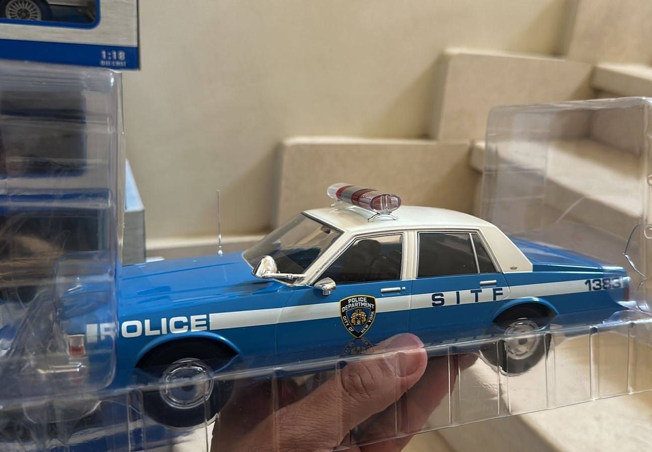 CHEVROLET Caprice – New York Police Department 1987 🚨🚧
MCG 1/18


**إذا كنت صاحب هذا الإعلان وتريد حذفه لأي سبب، رجاءا أرسل رسالة إلى الدعم الفني**