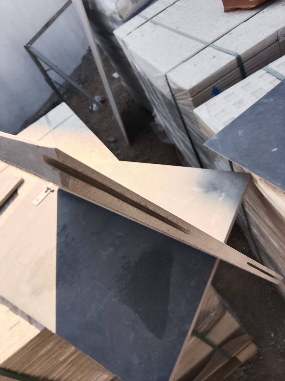 سلام عليكم خلفه سراميك مرمر متواجر حالين مثفرغ شغل وزن اليزر فور العمل نشتغل انواع التطبيك رقم الهاتف عبدالله ***********
***********
