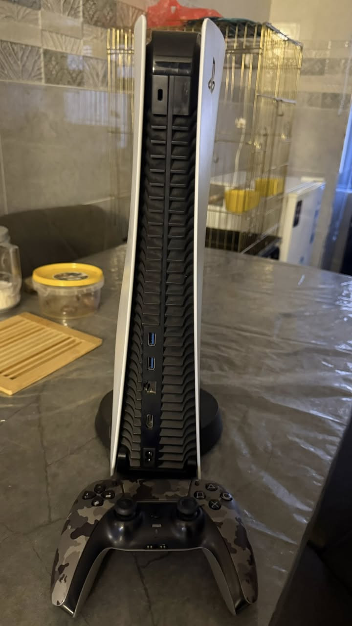 بلي فايف اوربي جديد استخدام قلي ويا جوستك وحده ماته الاصليه استخدام قليل  السعر 650 الف مكاني الطوبجي 
***********
