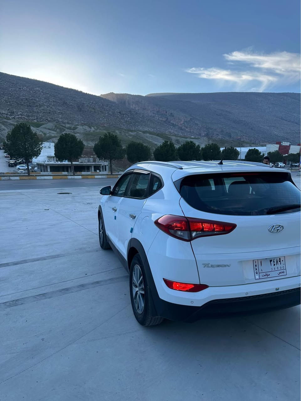 هوندا توكسون مةنةفيست ٢٠١٦
سةيارةكةبيرةقةمي دوبةية ساغة
گير و مةكينةبةشةرتة
سبوخ يةك بستي هةية
تةقةو رةقةي تيدا نية
مةنةفيستي كاملي لةگةلةداخلبون
***********
سعري ١٠٧كةمةك مةجال 
شوين سوران مرغصور, أربيل
