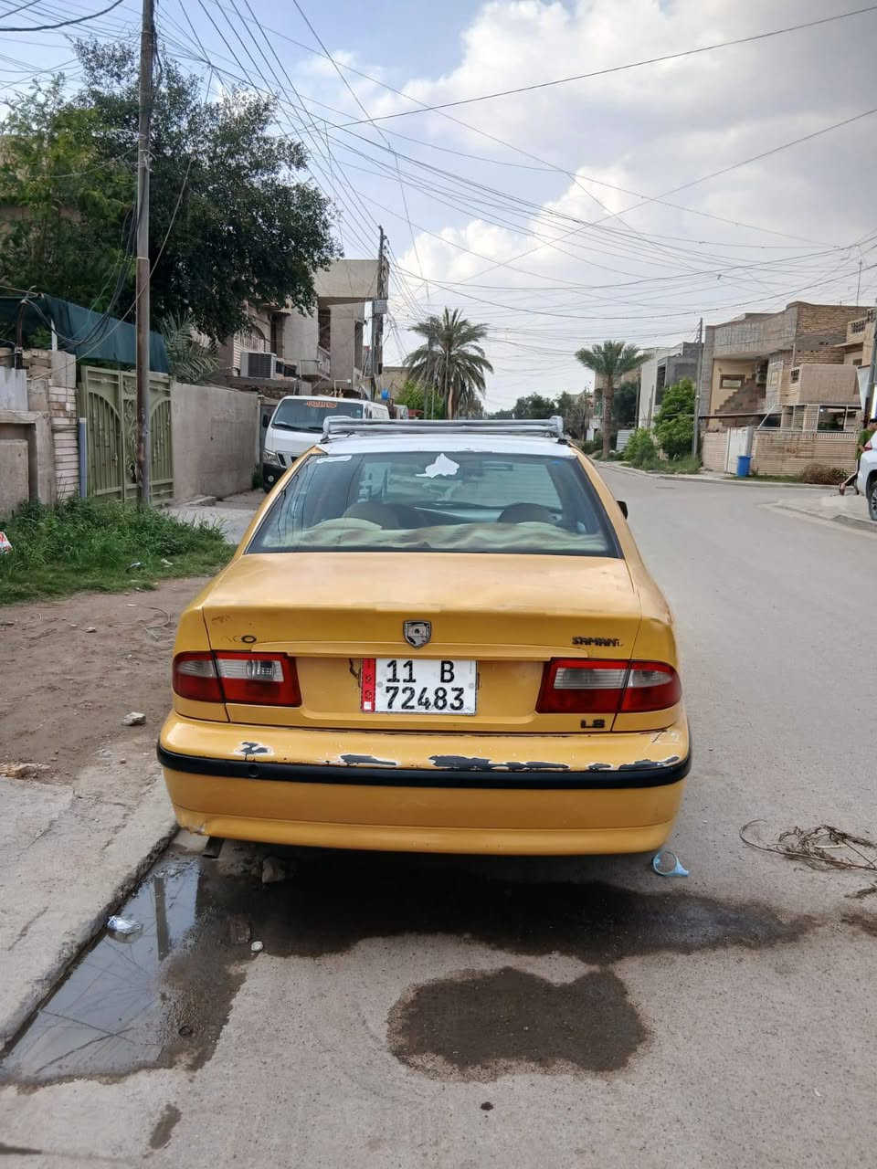 السلام عليكم للبيع سيارة سمند موديل 2012 رقم بغداد انكليزي سنوية جديدة مصفرة هيئة او غرامات مكينة كير خير من الله سيارة جاهزة مابيهة اي نقص بيهة باب السائق مصبوغ اثر شخوط فقط الباقي مكفولة السعر 34ورقة او بيها مجال للاستفسار الاتصال على الرقم *********** المكان بغداد حي الجهاد
