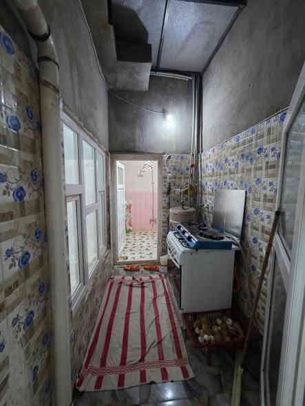 للبيع 
دار محجوز للمصرف العقاري 
100متر طابقين (مشتملات اثنين)
المقدمة/ (42مليون) وقابل للتفاوض 
مباشر مع صاحب العقار 
الباقي للمصرف/(85مليون) ويدفع على شكل اقساط شهرية 438الف 
العقار مئجر الوارد الشهري450الف 
العنوان /كركوك /قادسية تقاطع أبو خطاب يبعد عن التقاطع فرعين.
للاستفسار ومعرفه باقي تفاصيل 
***********
