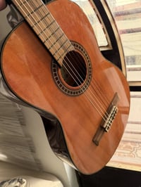 كيتار ياباني • أصلي • ويا جنطة وريش