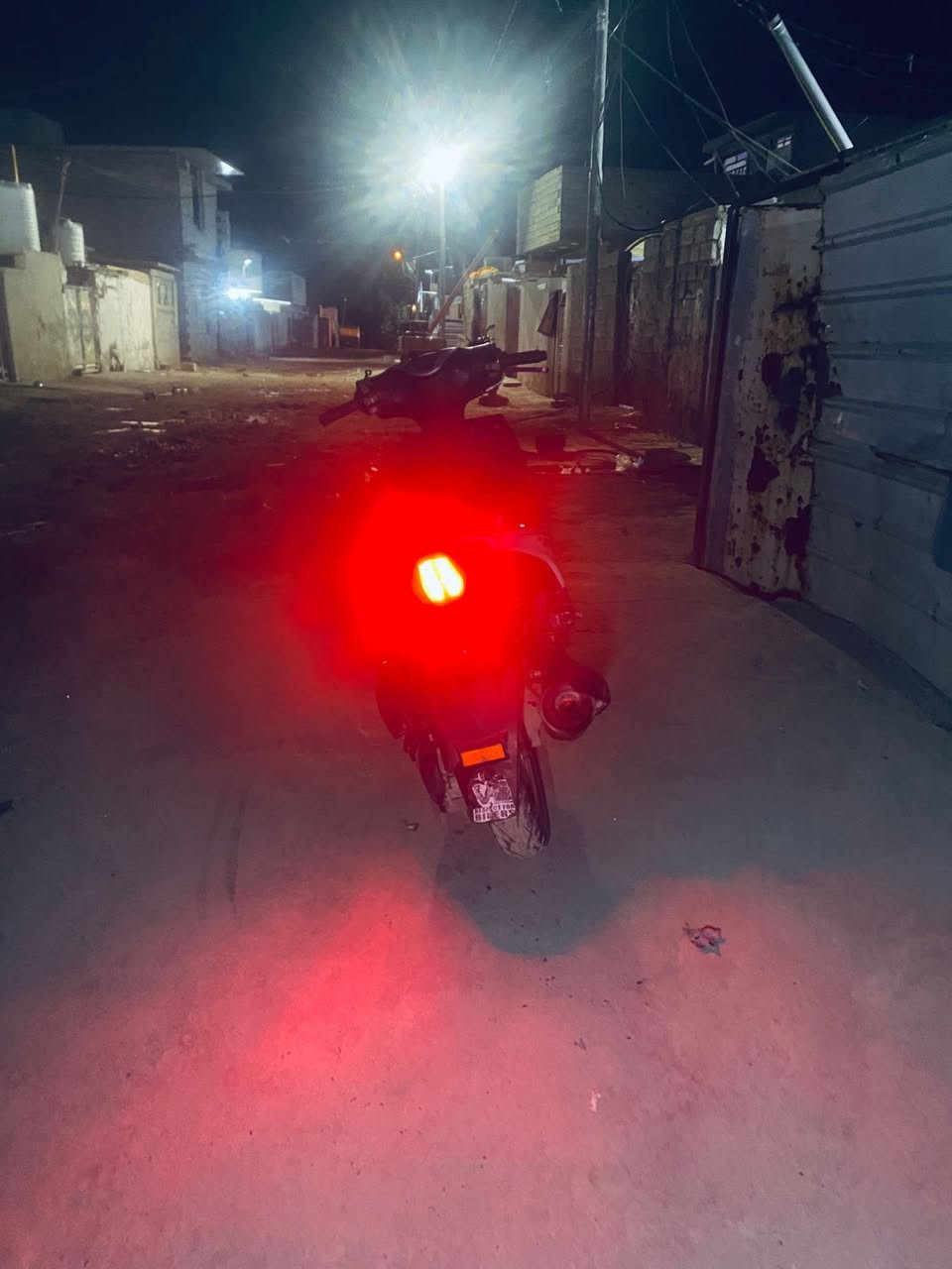 السلام عليكم 
دراجه ماكس مضلع حديث 
دراجه كايمه مستحقه تجفيت 
كل شي شغال بيها كهربائيات كامله  تجي وتكلبها 
عنواني الغزاليه وبيها مجال 
وهاذه رقمي ***********
