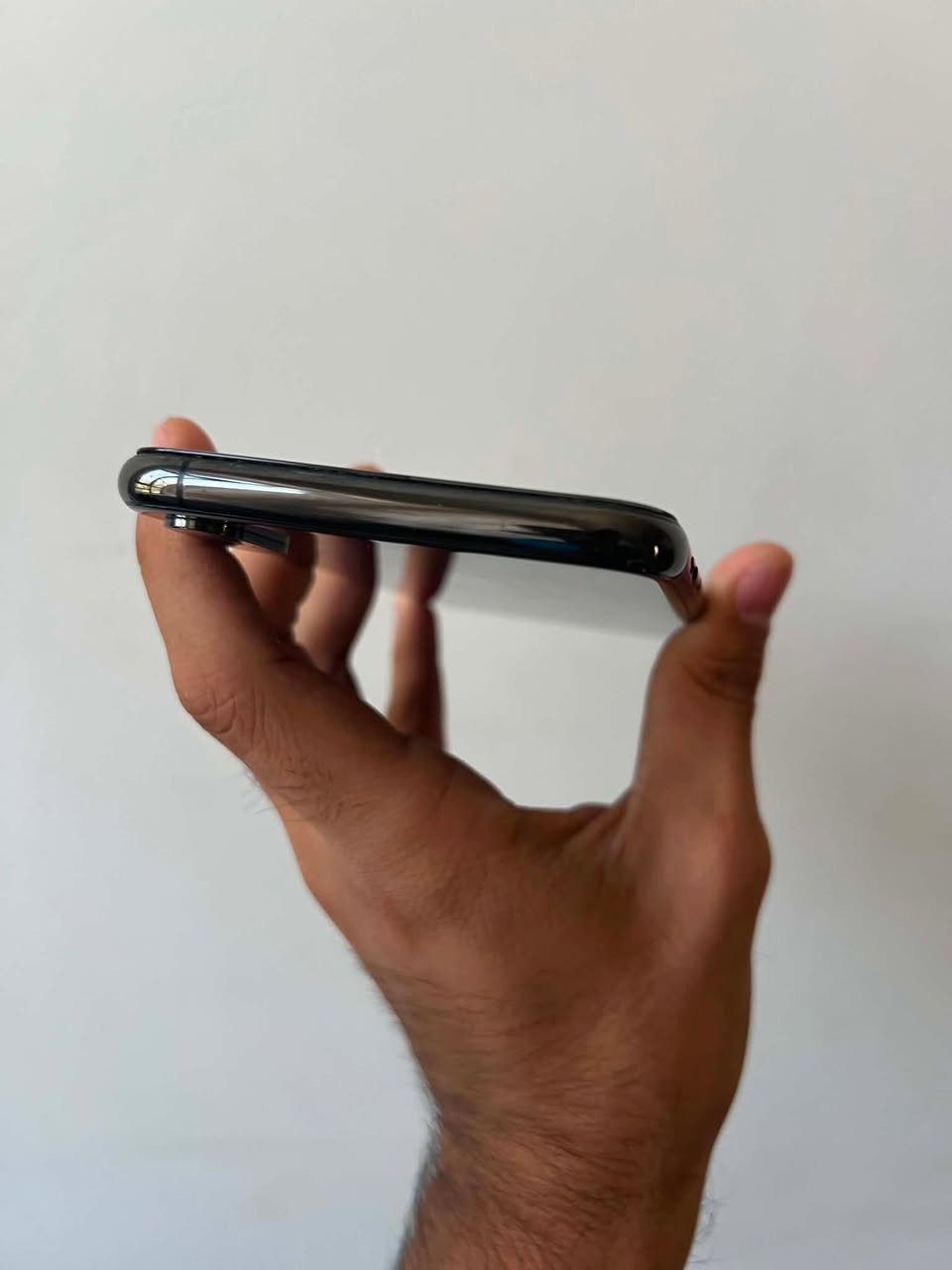 ايفون اكس اس ماكس
مبدل فقط بطارية اصلية وبصمة الوجه مشكله جهاز غير هذا مابي شي ثاني مكفول كفاله عامه باقي كله بلادي

ذاكرة 256
بطارية 100

السعر 225 وبي مجال بسيط 
عنواني بغداد المدائن ***********
