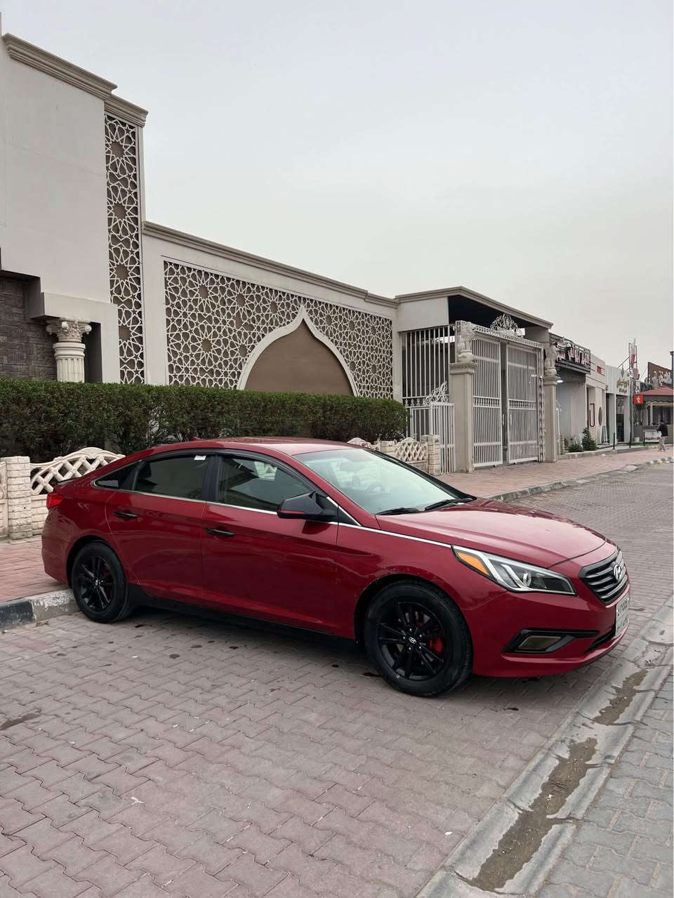 سوناتا موديل 16 وارد امريكي 

الضرر
تبديل قطعتين فقط الباقي ليبل 
بنيد وجاملغ ايسر  مبدل بدون دواخل بس كفر 
بيها صبغ بالباب السايق وجارين الباب جيلاتين بدون صبغ 
بيها بارد شوفة العين يكون اوضح

المواصفات معروفات 
ويل كب 
شاشه
كاميرا دواره 
فول تحكم ستيرن
كروز ومثبت وعل سوالف
مانع انزلاق 
بلاجكتور زنون 
وبعد مدري شنو بيها 
كير مكينه حداديه مكفولات 
سعرها 107$ وبيها مجال للطيبين
تجي وتكلب وشوف بعينك عجبتك اخذها ما عجبتك اضيفك يمي وعلى راسي اخليك 
مكاني نجف 
***********
واتساب موجود النجف, العراق
