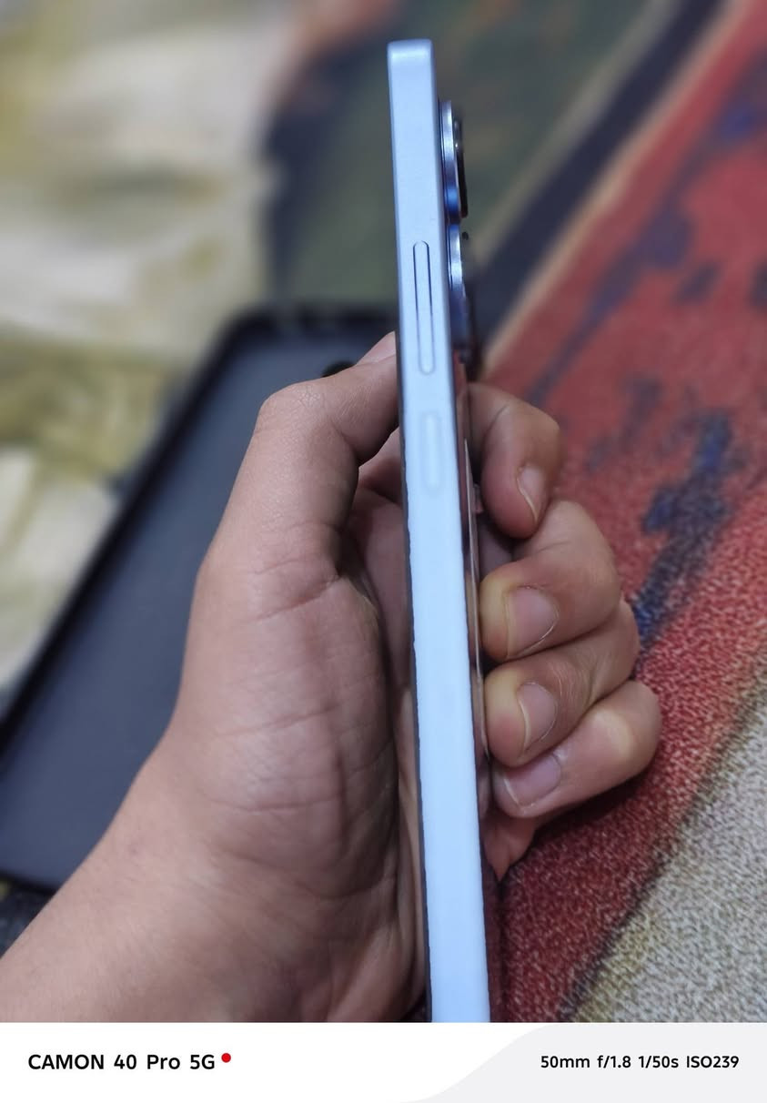 السلام عليكم جهاز للبيع ريدمي 13 كل شي بي إلا الكارتونة ما بي الشاحنة اصليه ما بس أي شخط مكاني كربلاء ***********
