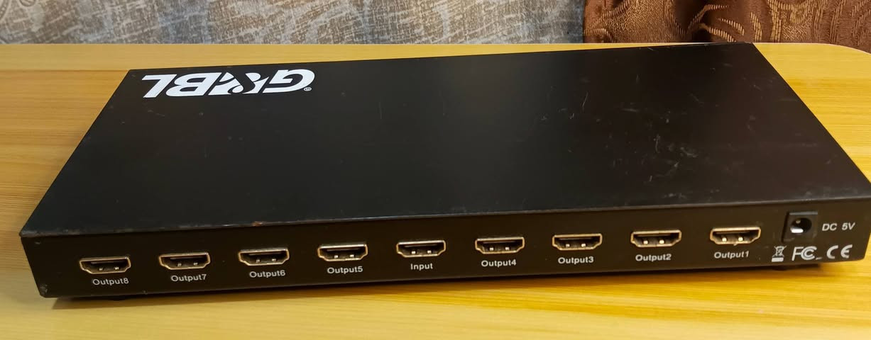 هذه الأجهزة الظاهرة في الصورة هي موزع HDMI بـ 8 منافذ (HDMI 8-Port Splitter Amplifierمستخدم بدون اي ملحقات سعر القطعه 23


**إذا كنت صاحب هذا الإعلان وتريد حذفه لأي سبب، رجاءا أرسل رسالة إلى الدعم الفني**