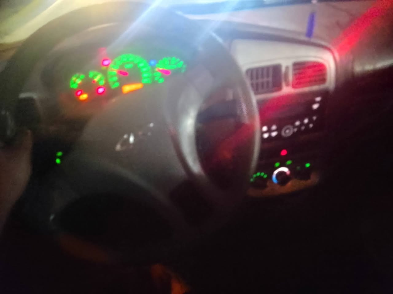 السلام عليكم شيري كوين محور مكينه وكير كورلا رقم واسط احمر راعيها ما اندله ابيع بدون راعي سياره عوزها ترتيبات السعر 7ورقه  تفاصيل أكثر *********** مكان السياره النجف قرب المطار
