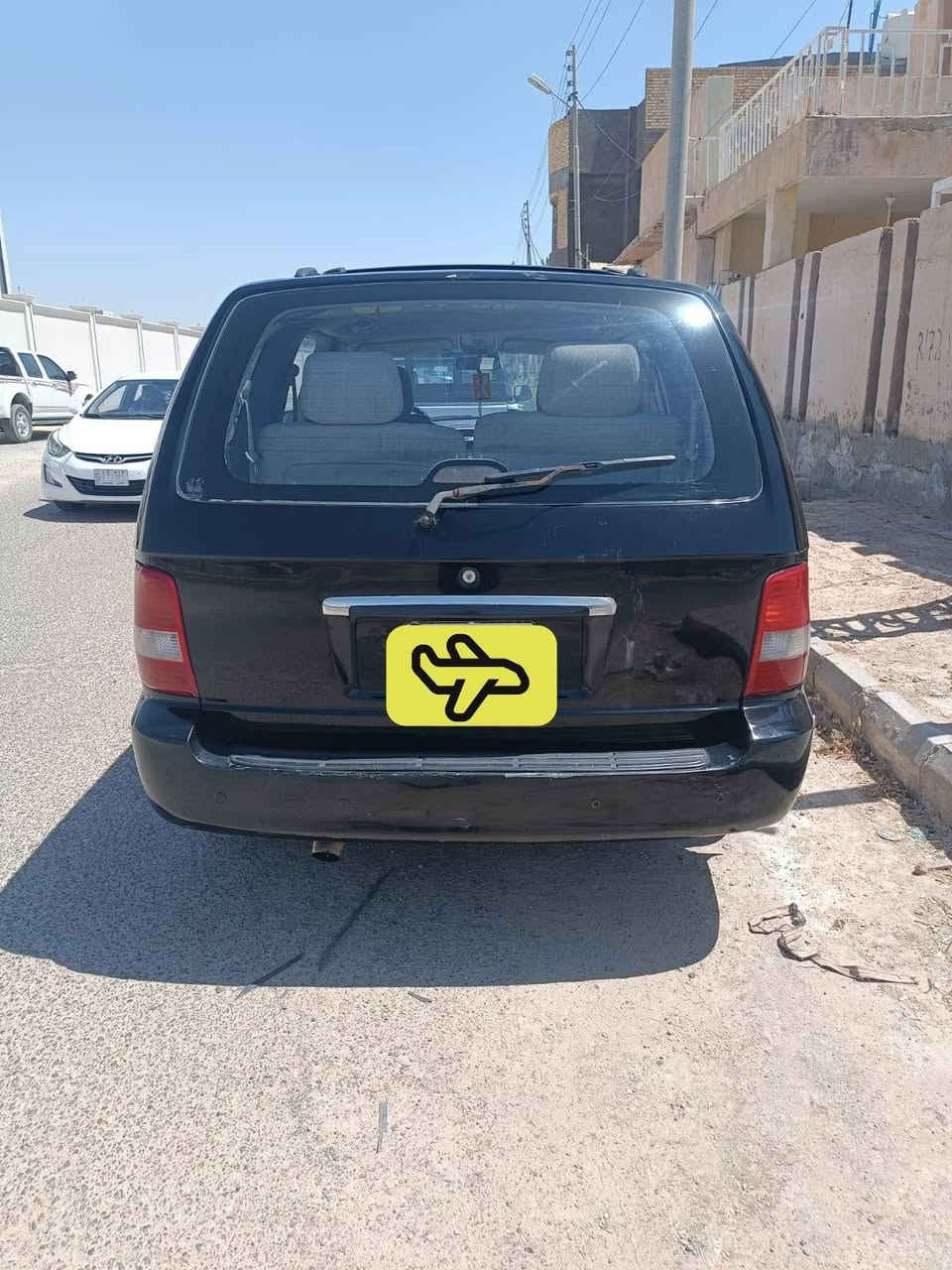 كيا كرنفال كاز مسكر 
دواخل عسلي 
محرك جديد 
كير عادي 5 سرع جديد
حداديه جديده 
تبرد 3 قطع 
مري شفط 
السياره جاهزه من كل نواحي 
مكفوله من الضربه 
السعر 65 وبيه مجال لطيبين 
مكان السياره السماوه قضاء الوركاء 
استفسار اكثر التصال على الرقم ***********
