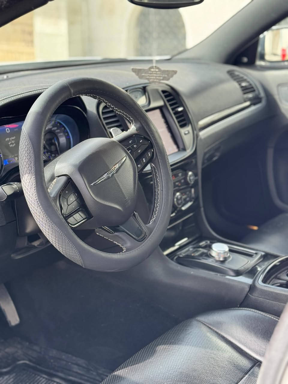 كرايسلر 300 S 2023 :17 السنة
المحرك: 3.6 لتر V6 بنزين
ناقل الحركة أوتوماتيكي
الدفع خلفي
عدد المقاعد 5
نوع المقاعد جلد
ا الكيلومترات: (45000) كم
المواصفات الأساسية:
. شاشة وسطية ونظام صوت
أندرويد وأبل كاربلاي •
آلي
. كاميرا خلفية + حساسات ركن
. مراقبة النقطة العمياء
. سقف بانورامي + فتحة سقف
. تكييف أوتوماتيكي
. تشغيل عن بعد (بصمة)
مصابيح زينون أمامية
. تدفئة / تبريد المقاعد (حسب
التجهيزات)

🛑 السعر سوي تعليق يصل مباشرة 🤖 

حالة السيارة ( مكفوله كفاله
عامه فقط كارت بل دعاميه ورصعه
بل بنيد وكاله هارلم على ايدي )

رقم هاتف ***********
