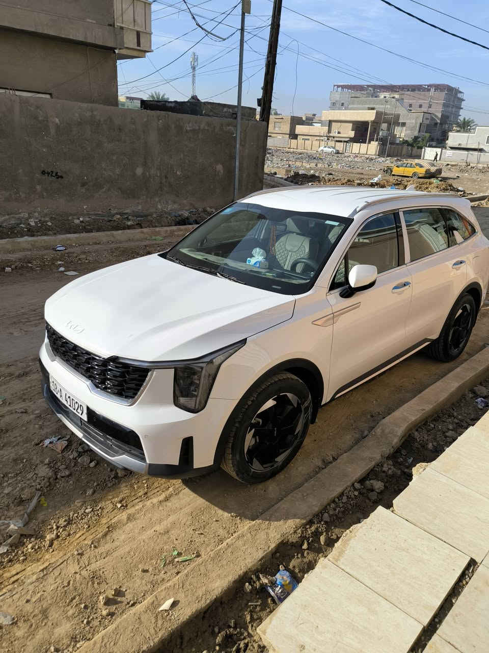 موديل 24 6سلندر 
ويل 19
مري شفط 
جنطه شفط 
ماشيه 37
قماره حديد 
كير ماوس
السيارة مغلفه كامل من الكشنات
كرسي كهربائي
اريد مراوس بيك يم 24 او 25 افنجر او عادي 
***********
