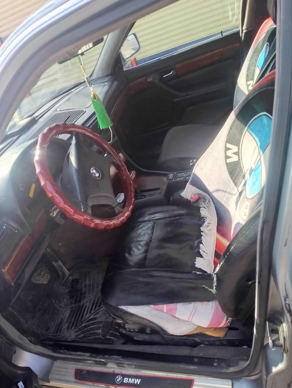 بي ام 730 موديل 94 فول توماتيك 8 سلندر كبس مراوسه او بيع سعر 50. *********** رقم نينوى سنويه عظم كربون بيها مقدما ابيع
