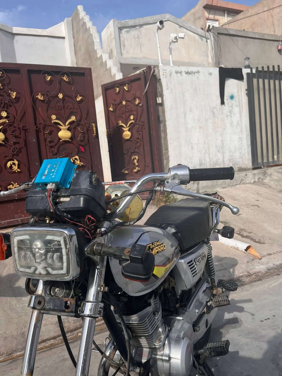 نامه موديل ٢١ محرك كبس كهربائيات كامل شغال بليته كامل صوته حلو اشاير لايت زينون ديجي عداد سرعه كامل شغال سعر ٣٧٥ وبي مجال 
***********
