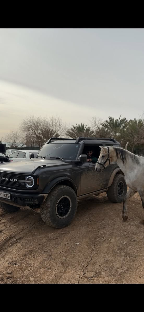 فورد برونكو تك باب موديل 2023
بنيد مبدل بلادي وباب كلير امريكا
بدون قطرة دواخل ارباك بس استيرن 
السونار مرفق بالمنشور 
اربعة سلندر توربو 2.3 
اربع دكم 
رادارات 360 درجة 
تنبيه خروج عن مسار 
كشن جلد كشن تدفئة 
تبريد قطعتين
السيارة بدون مصرف سيرفس كامل مسويلة
تخم تايرات جديد مبدلة
كتاب تضليل من المرور
233 ورقة و بي مجال 
***********
