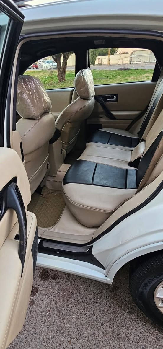 السلام عليكم ورحمة الله
انفنتي FX35  موديل 2008  للبيع 
- محرك 3.5  بحالة جيدة 6 سلندر 
- رقم سليمانية سنوية باسمي 
- كلشي بالسيارة شغال تبريد تدفئة كهربائيات باتري جديد صدرها جيد .
السعر / ٨٥
العنوان بغداد/ شارع حيفا /***********
