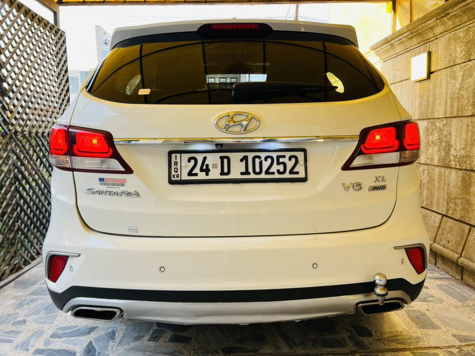 سلام عليكم 
سنتافي كراند 2017 وارد أمريكي
 حادث جاملغ وبنيد 
صور الحادث مرفقه
طاع بالفحص بيه اربع قطع بخ امريكا فقط بخ
سيرفس كامل صدر مامي خلفي كله جديد 
دهن فلاتر كله جديد
مواصفات 
فول الفول المتتد محرك 6 سلندر 3.5 
بانوراما بصمه تشغيل بصمه ابواب 7 راكب كشنات جلد كهرباء الاماميات والسايق خزن وضعيات وتدفئة بالكشنات الاماميات والخلفيات تبريد 3 قطع تحكم منفصل كامرة دوارة  شاشة وسستم صوت infinity كلش حلو حساسات خلفية وجانبية تنبيه نقاط عمياء واشارة بالمري نظام نزول منحدرات ومخرج 115 فولت وتحكم ستيرن فول  4 جهات انظمة قيادة eco normal sport باب جنطة كهرباء ومستشعر قدم يفتح ويسد بردات خلفية بلاد محرك وكير بلاد دفع رباعي صدر تبريد كله تمام سيارة كلش جديدة وحلوة وداخلها جديد وتجي تشوف بعينك وتفحص مامتعوبة مال بيت #السعر_ ١٣٩
العنوان بغداد ساحة عقبه بن نافع
للاتصال ***********
