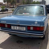 مارسيدس موديل ١٩٨٤ w123  سياره معمره كامل داخل وخارج لون مميز  الداخل ...