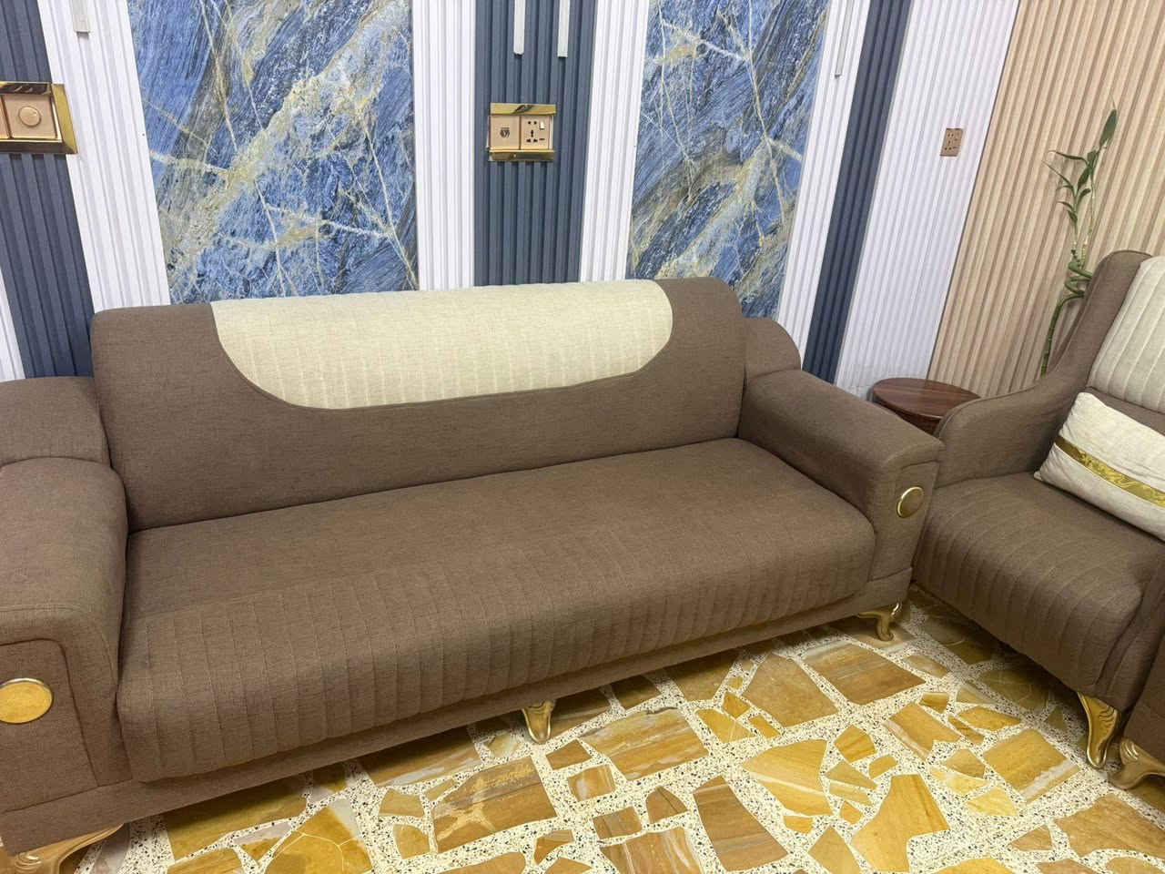 سلام عليكم تخومه و ٥ طبلات اخت الجديدات يخبلن السعر 900 الف قفل العنوان بغداد الثعالبه الرقم للاستفسار ***********
