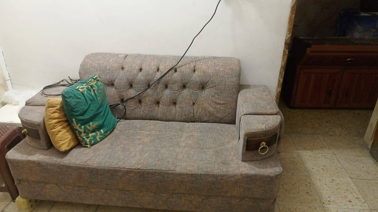 سلام عليكم  عنده هاي الغراض البيع العنوان دوانم نهايت شرطه الخامسه (***********)وهذه ارقم بي واتساب

